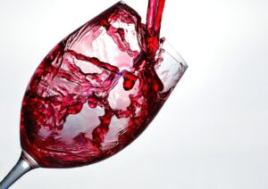 wine, splash, glass-1543172.jpg